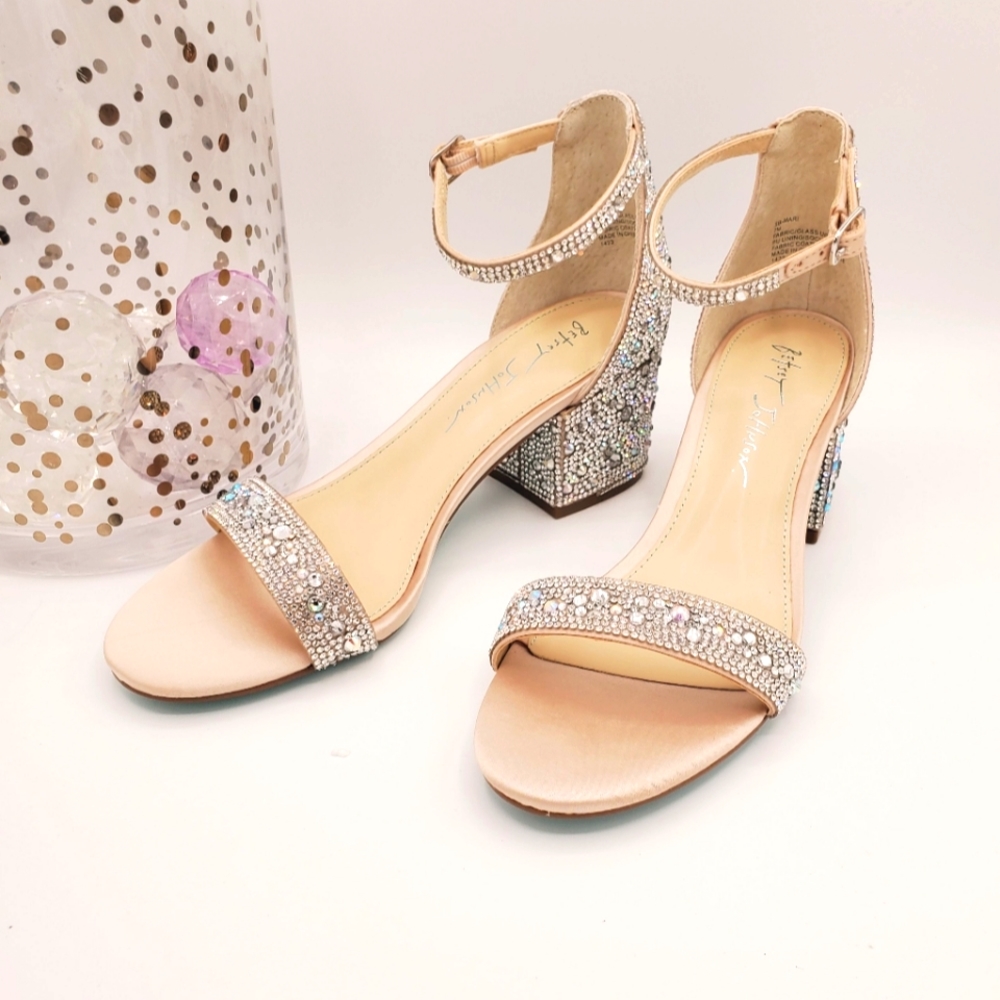 Back in stock! Betsey Johnson Mari NWOB